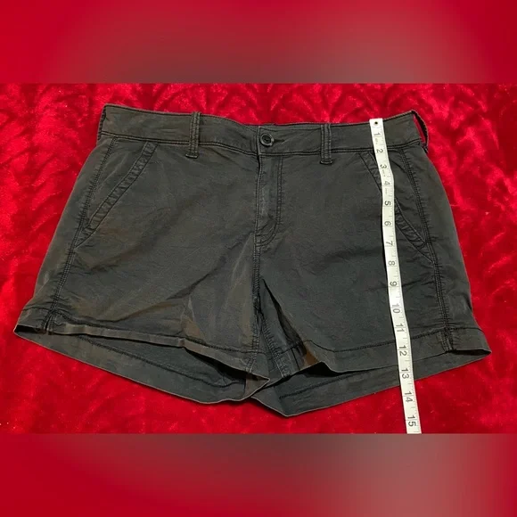 Size 10 Great Conditon Black American Eagle Midi shorts Mid waist NO FLAWS CUTE - Picture 10 of 10